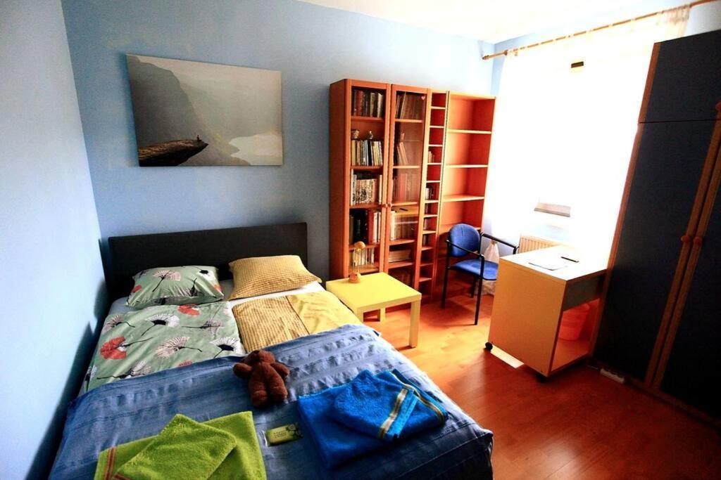 Large And Modern With Free Parking Spot Krakau