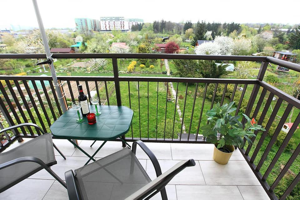 Large And Modern With Free Parking Spot Krakau