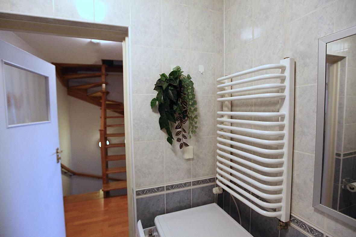 Apartment Large And Modern With Free Parking Spot *