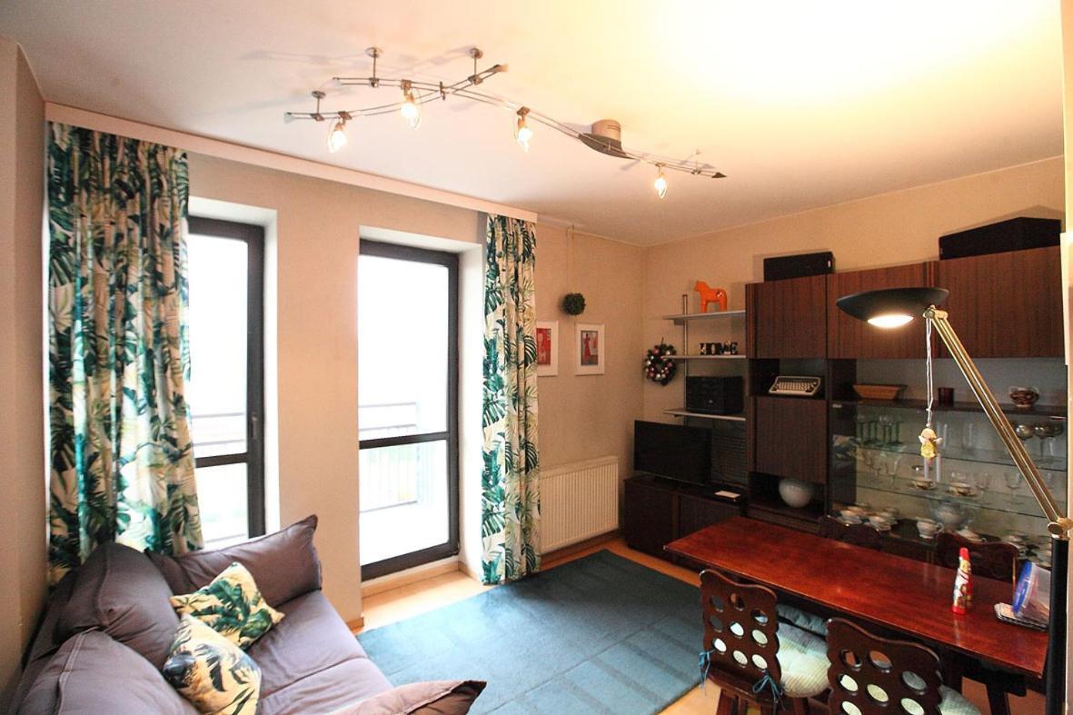 Appartement Large And Modern With Free Parking Spot